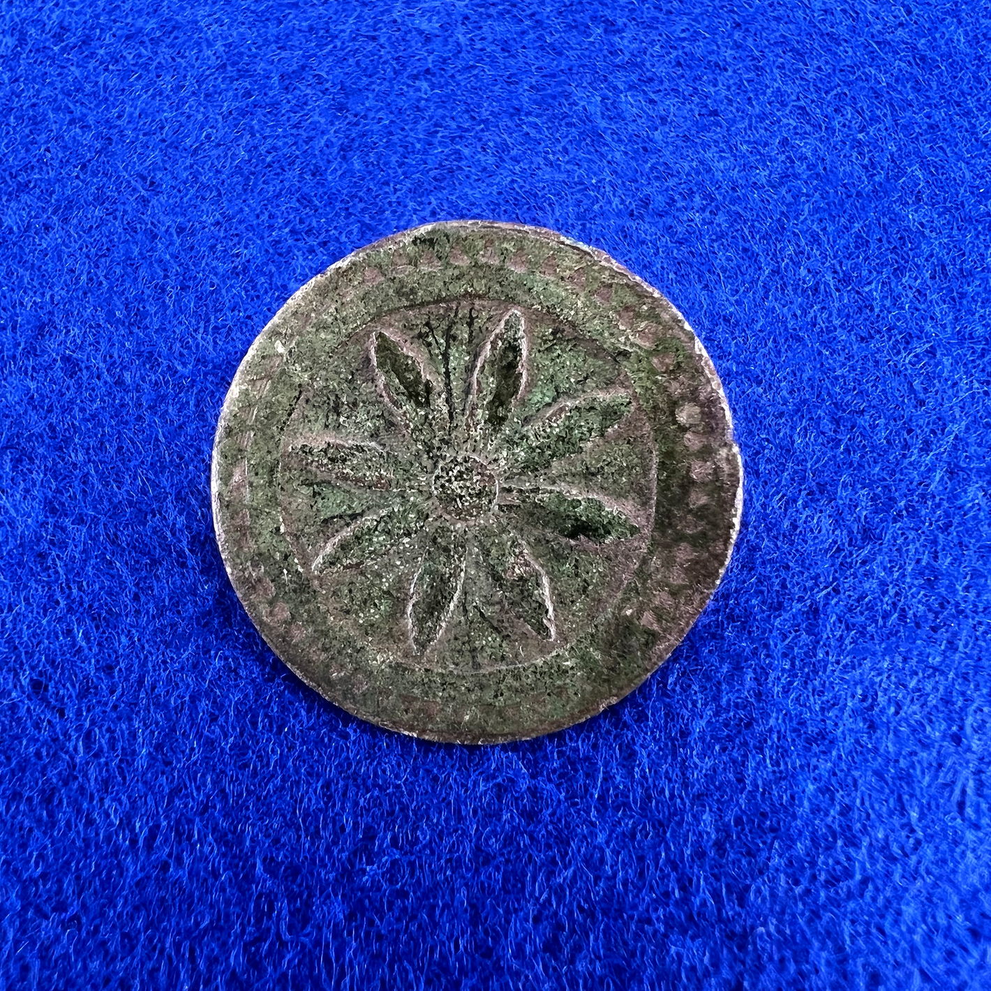 Uncoated Flower Button